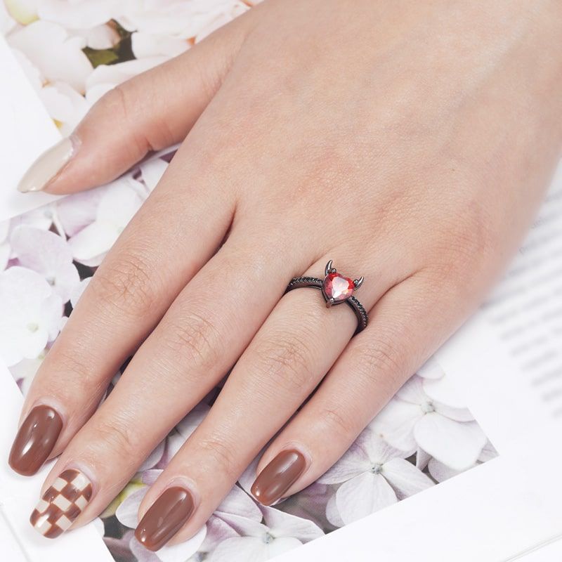 Anillo Diablo de Corazón Amable