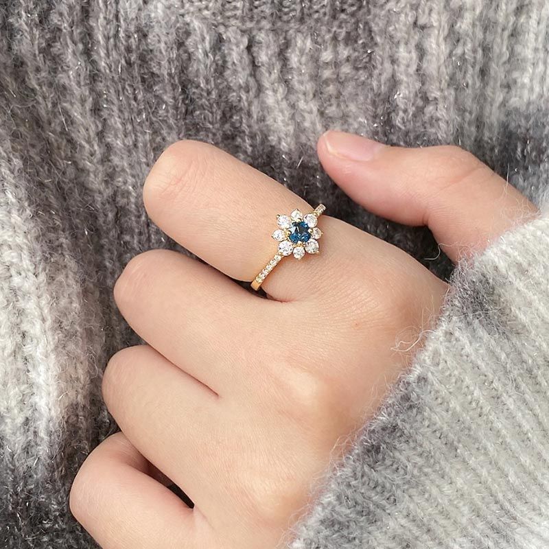 Anillo Flor de Topacio de la Naturaleza