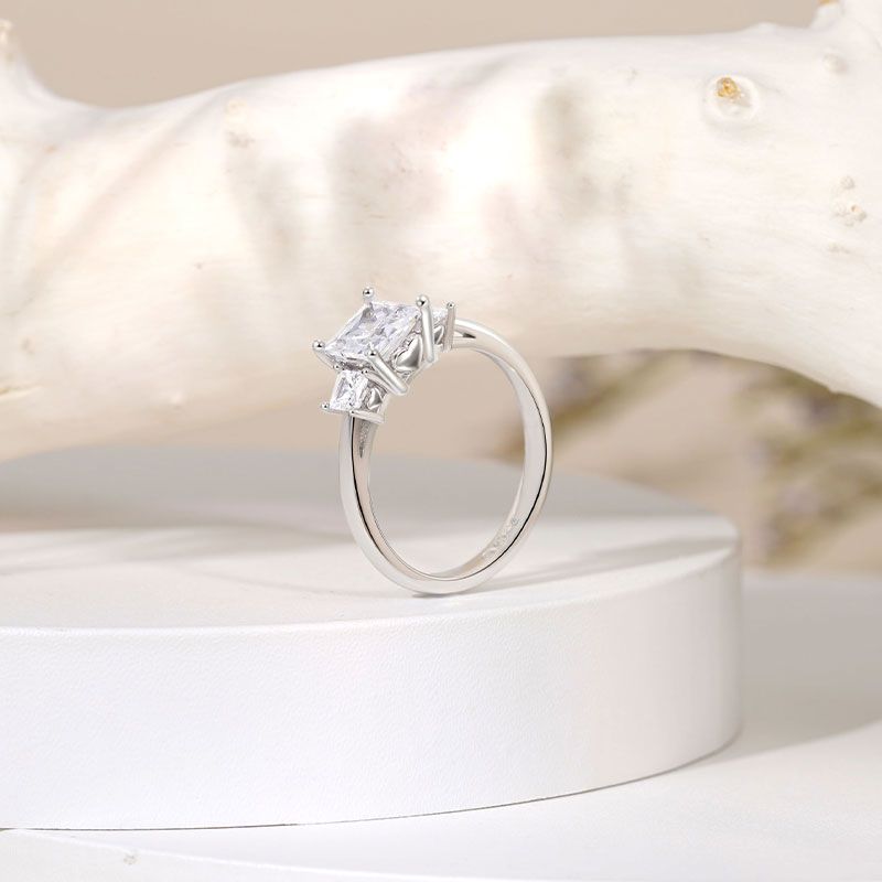 Anillo de Tres Piedras
