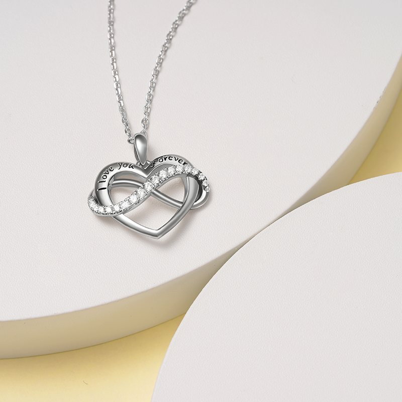 Collar Corazón de Amor Infinito