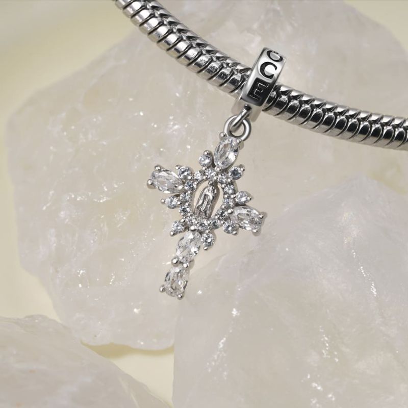 Colgante Virgen de la Cruz