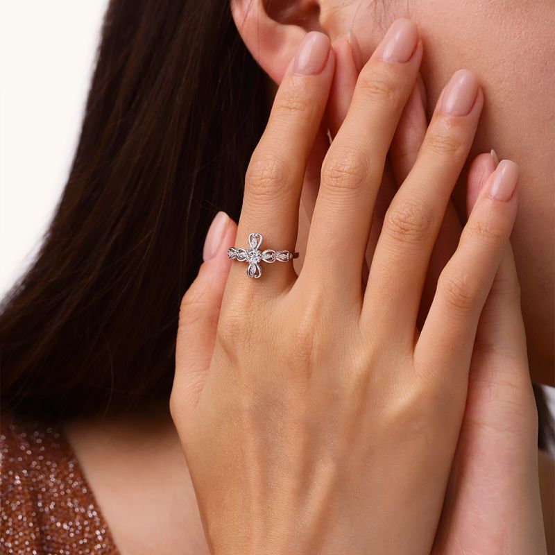 Anillo Cruz Corazón Hueco