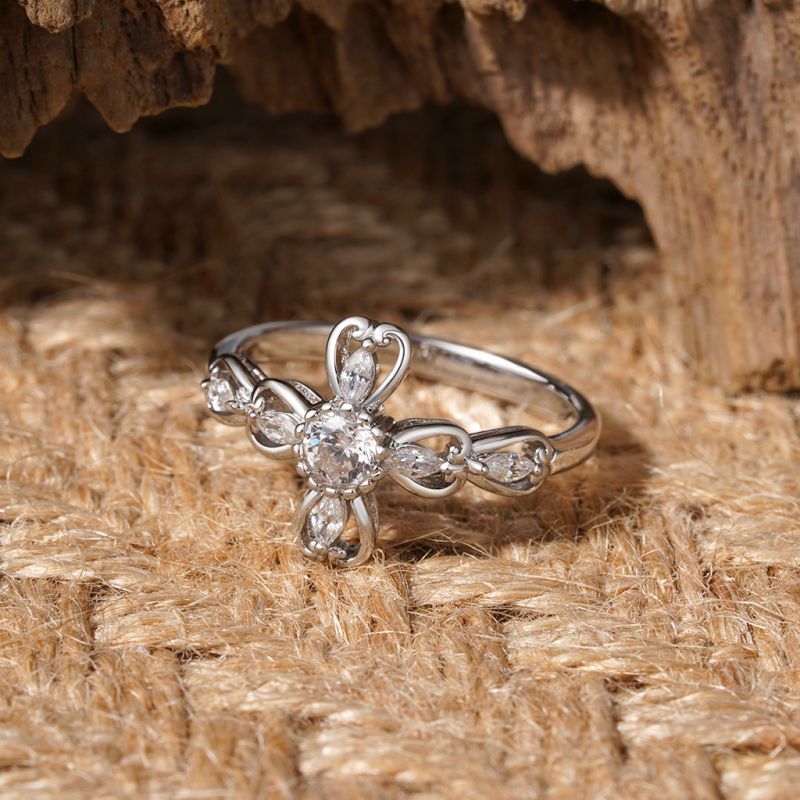 Anillo Cruz Corazón Hueco