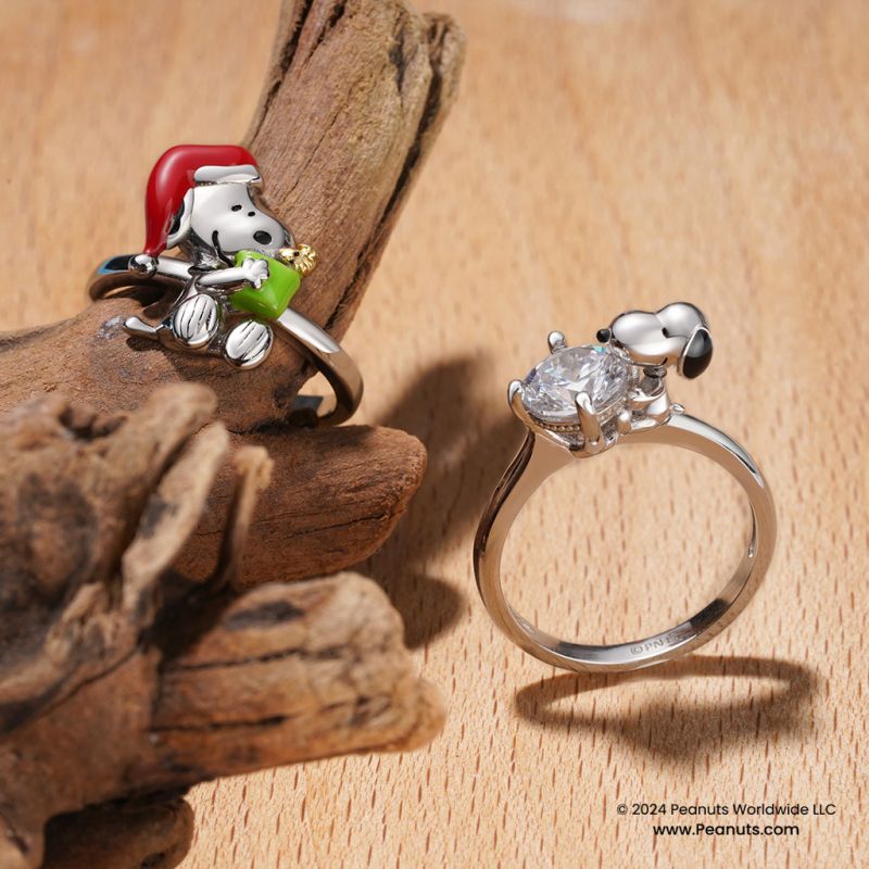 Anillo de diamante blanco Peanuts Snoopy Hug