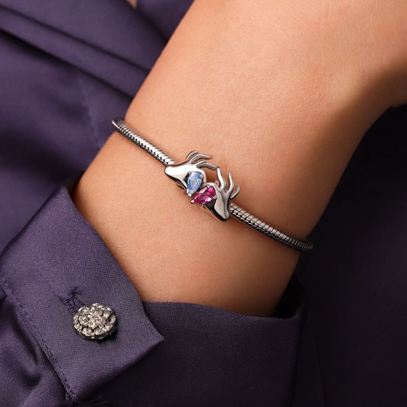 Charm Manos con Amor