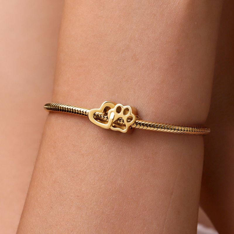 Charm Mascota del Amor chapado en oro de 18k