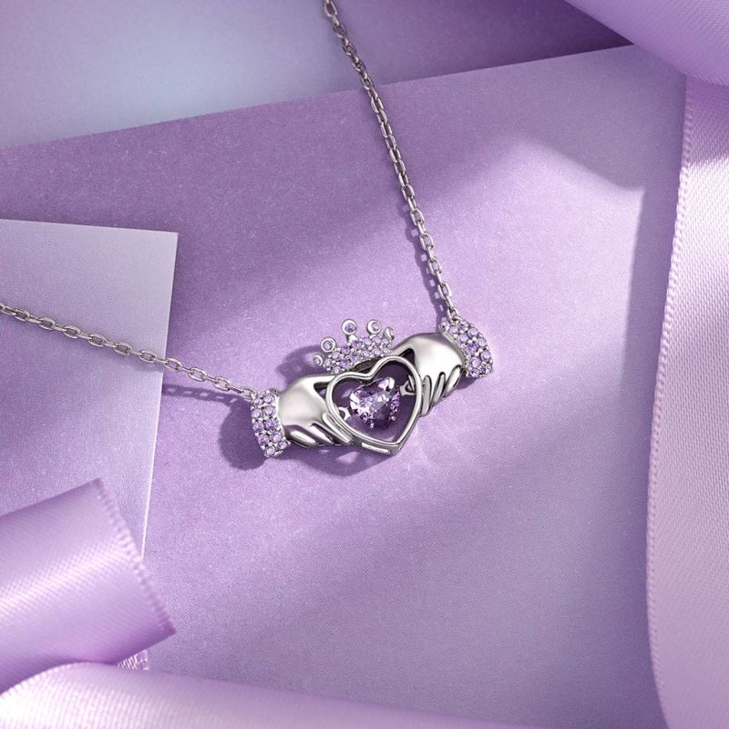 Collar Corona Manos Corazón