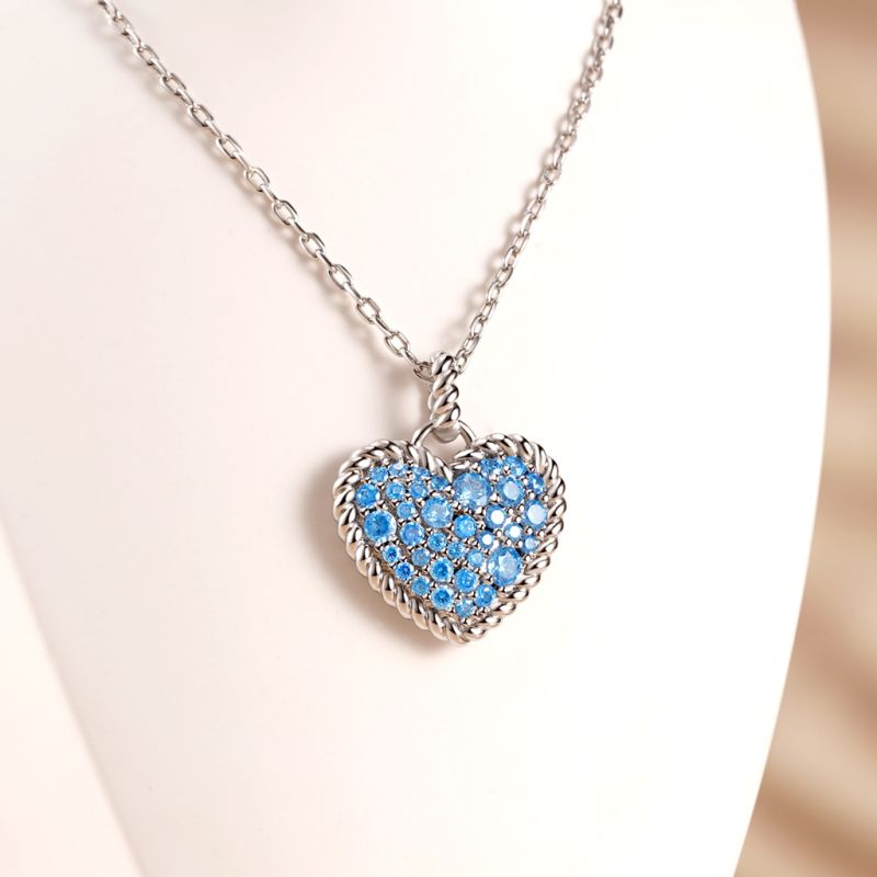 Collar de Cuerda Trenzada Corazón de Amor