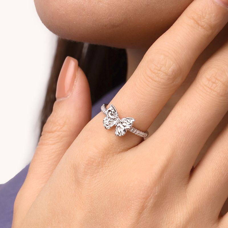 Anillo de Diamante de Mariposa