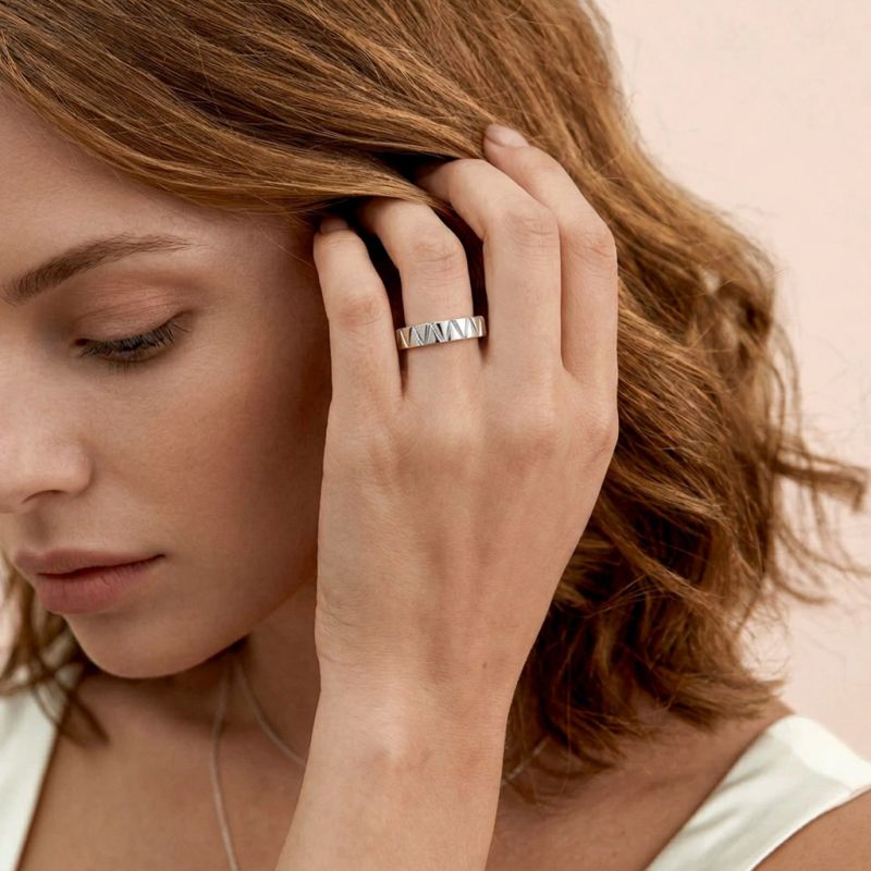Anillo mitad oro, mitad plata