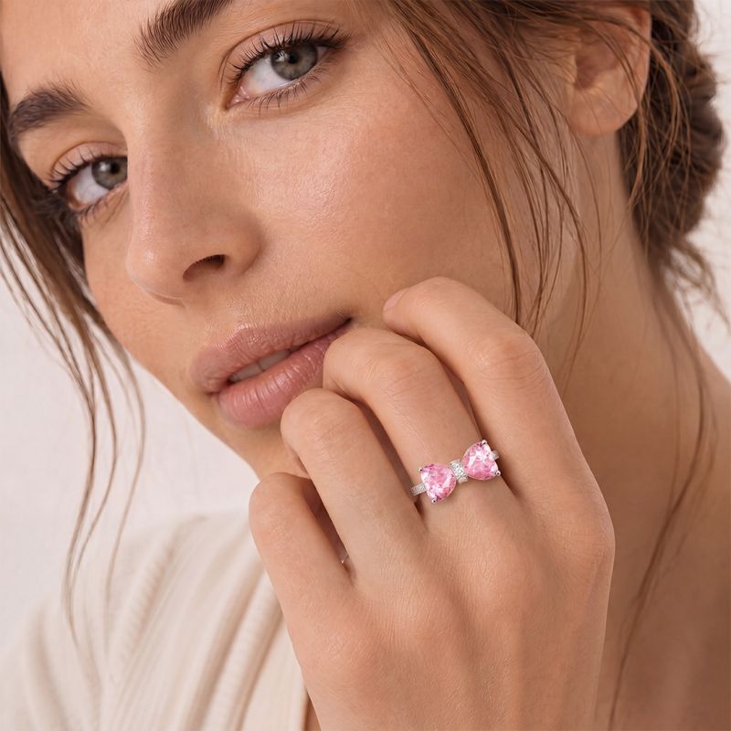 Anillo de Corazón Rosa de Lazo