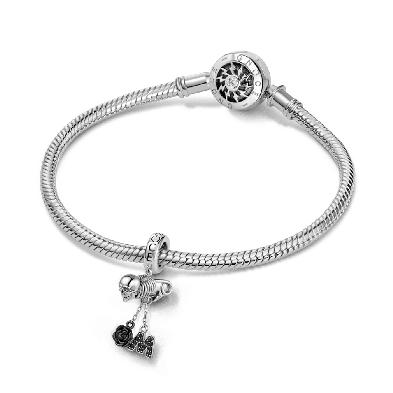 Amuleto colgante grabable con alfiler de calavera