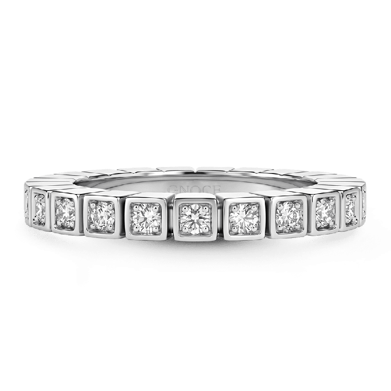 Anillo de diamante con bisel cuadrado