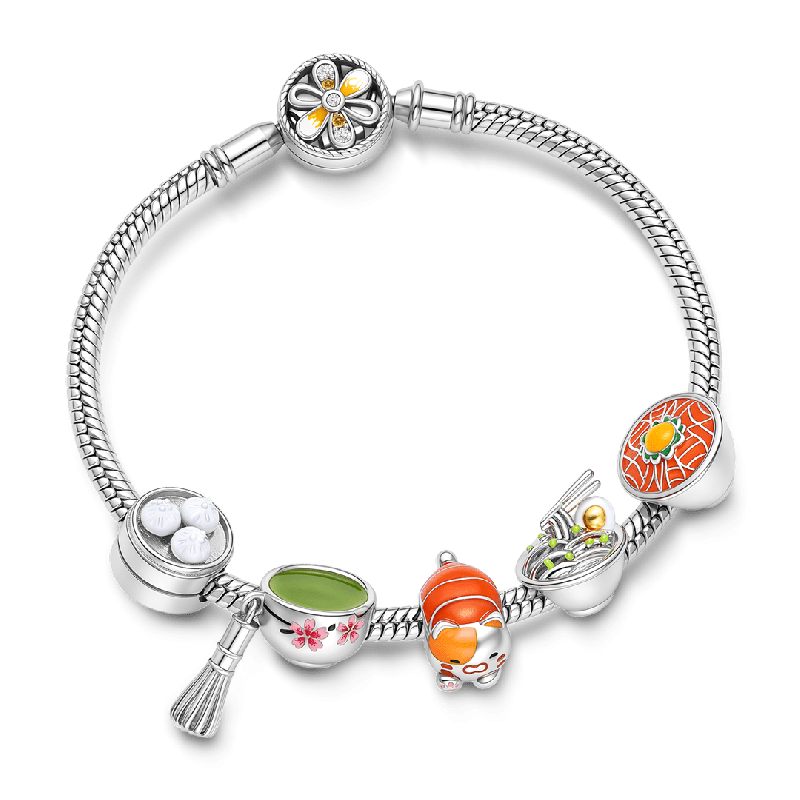 Pulsera de dijes con temática de comida japonesa