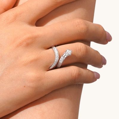 Anillo de Serpiente CZ Blanco Pave