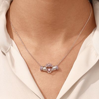Collar Corona Manos Corazón
