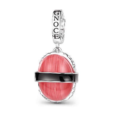 Amuleto colgante de sushi de salmón